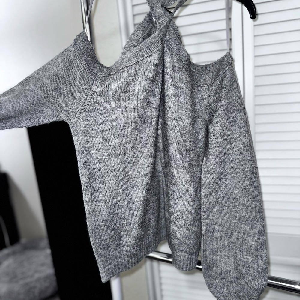 Steve Madden Off-the-Shoulder Gray Sweater